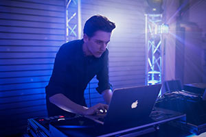 DJ bei der Arbeit